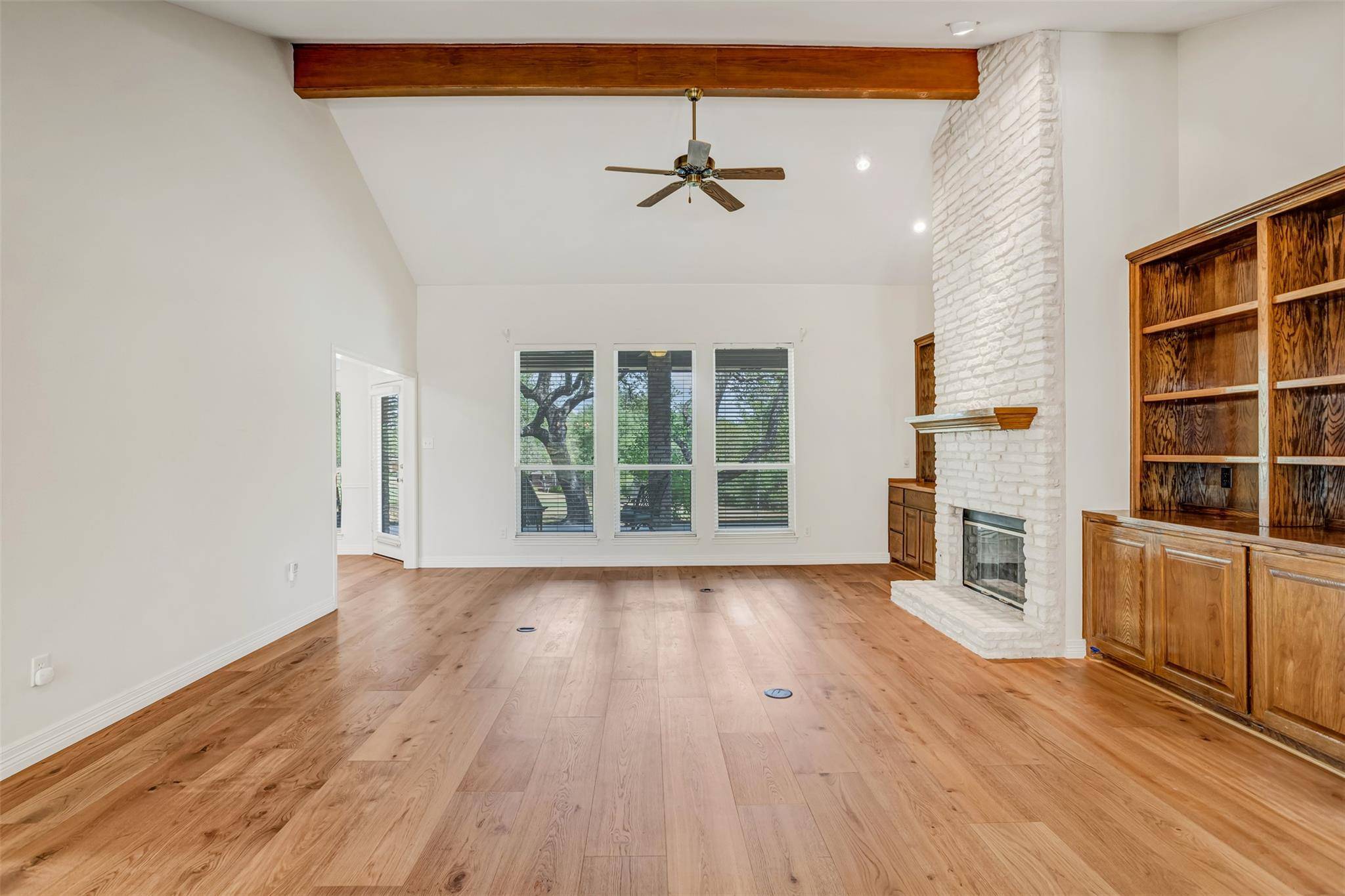410 Rolling Green DR, Lakeway, TX 78734