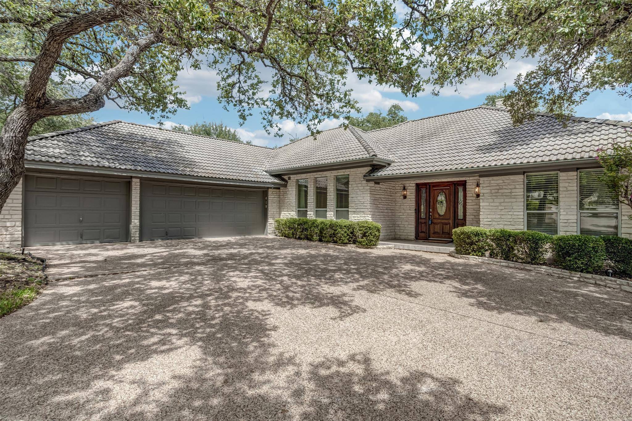 410 Rolling Green DR, Lakeway, TX 78734