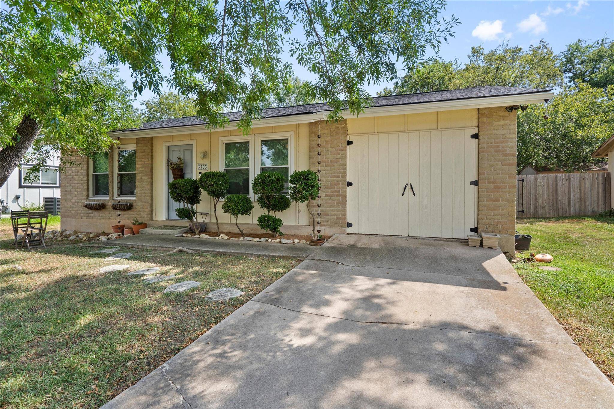 3303 Plantation RD, Austin, TX 78745