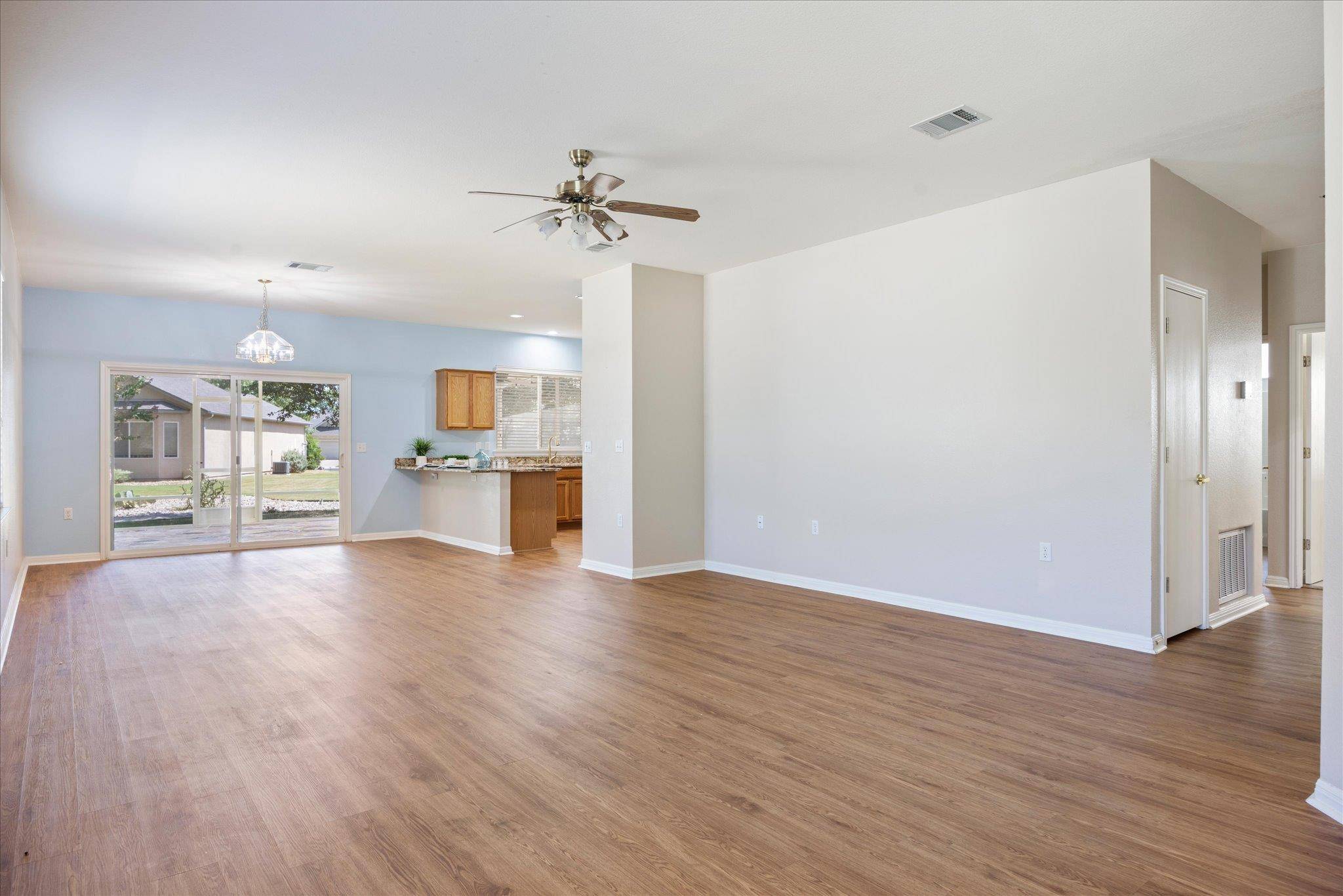 206 Montley TRL, Georgetown, TX 78633