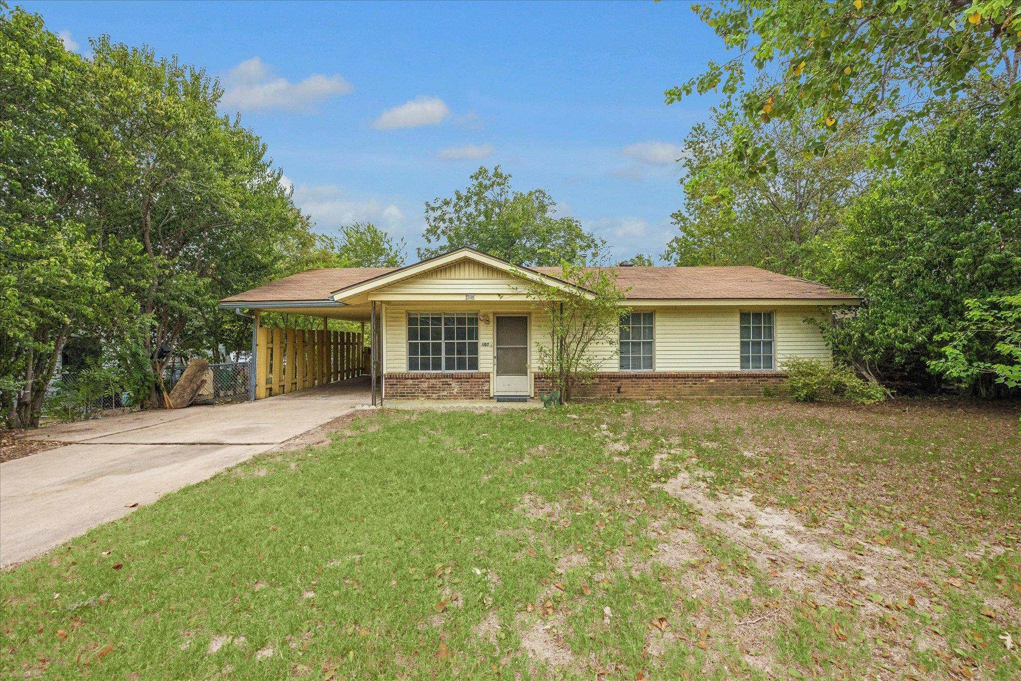 402 Bramble DR, Austin, TX 78745