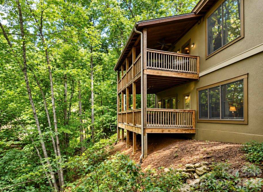 47 Falls Crossing RD, Burnsville, NC 28714