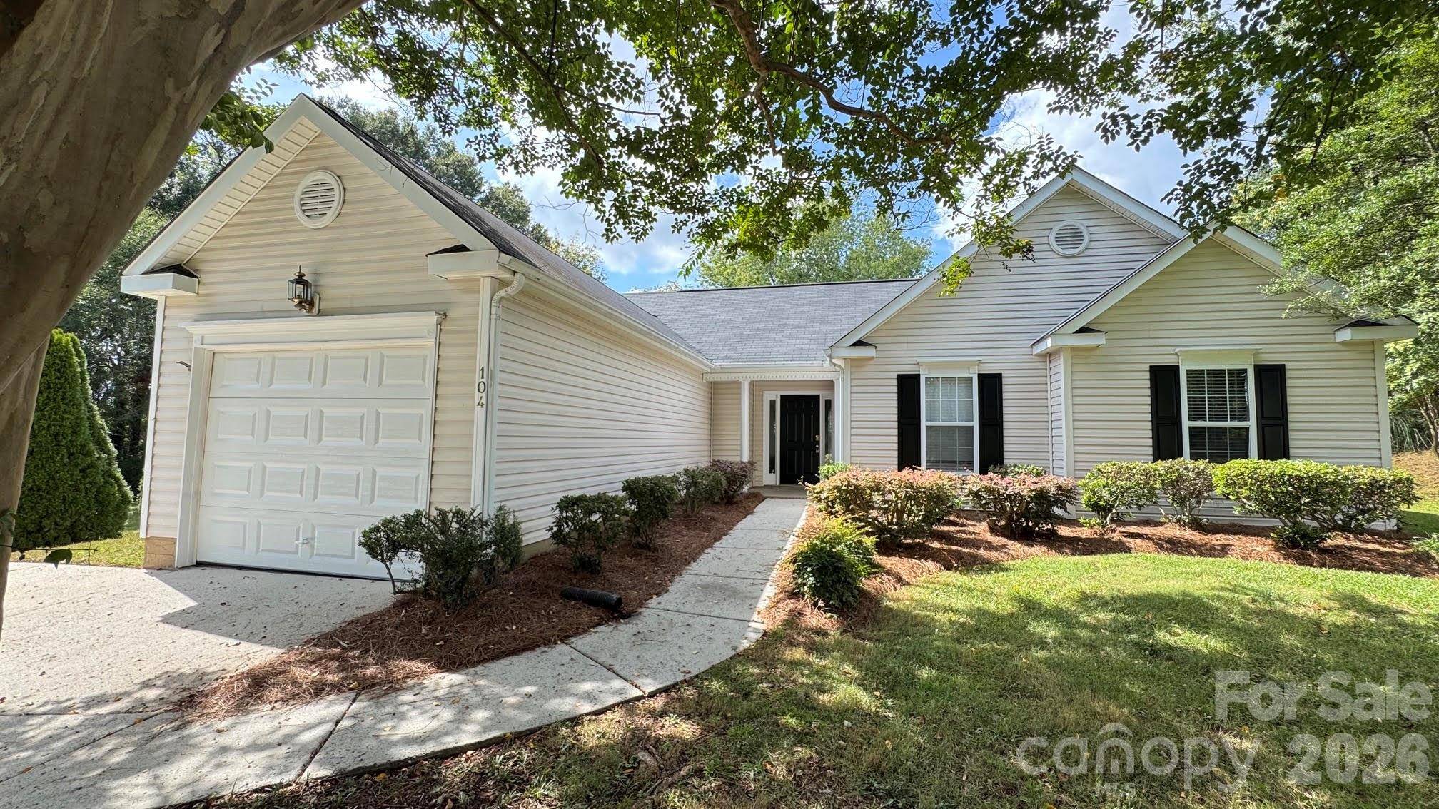 104 S Willow CT, Mount Holly, NC 28120