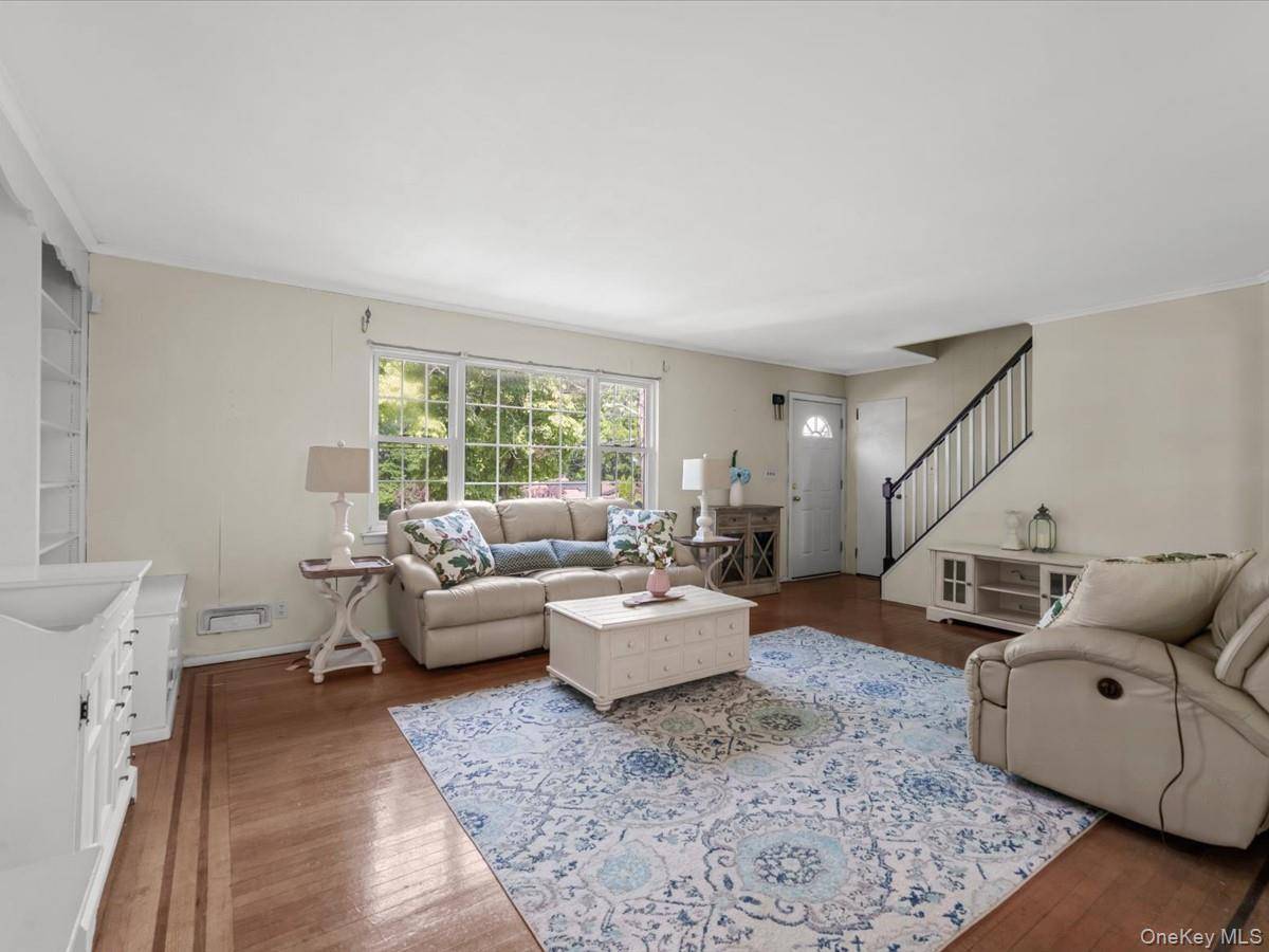 42 Berkshire RD, Yonkers, NY 10710