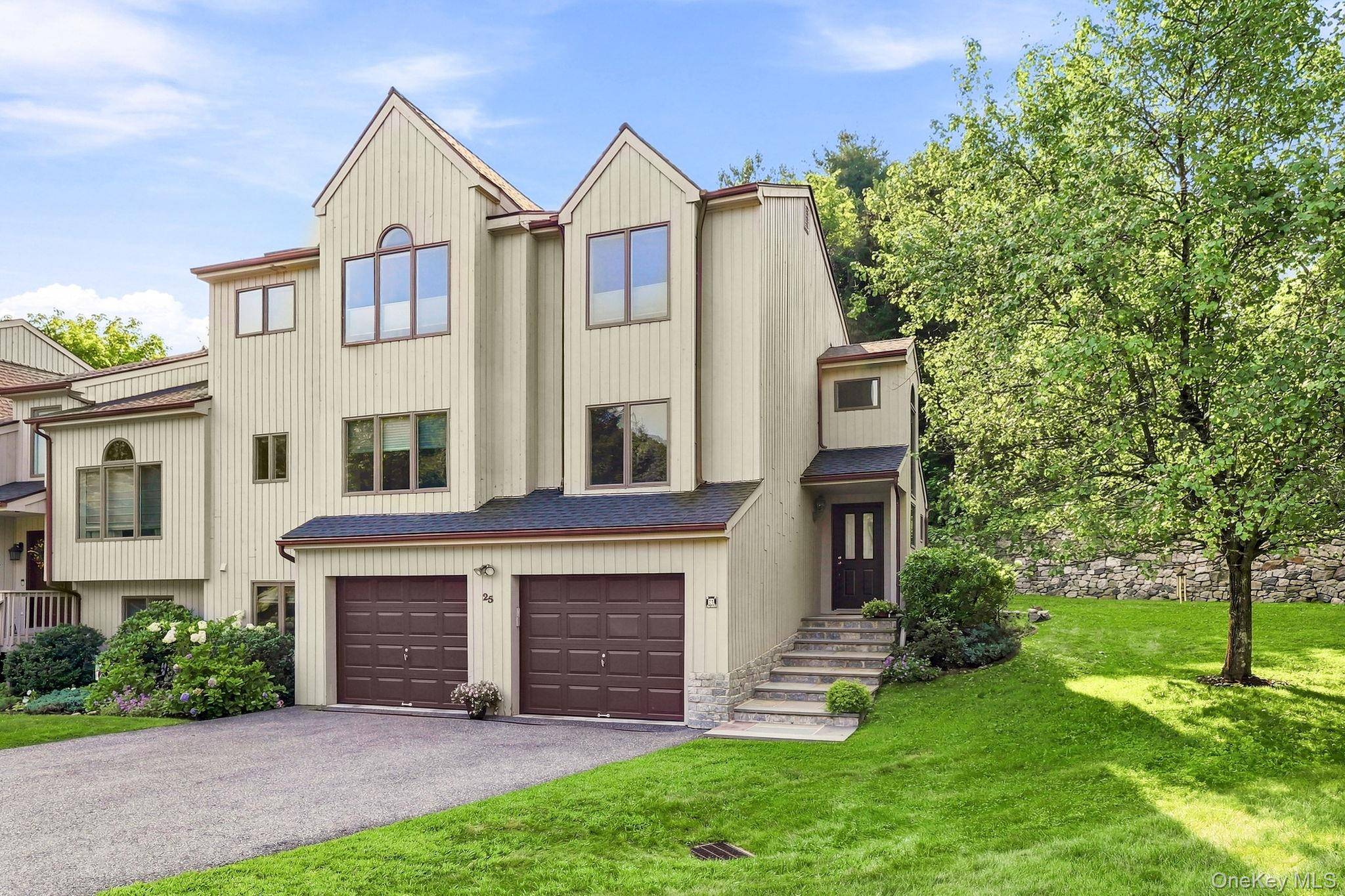 25 Fawn LN, Somers, NY 10589