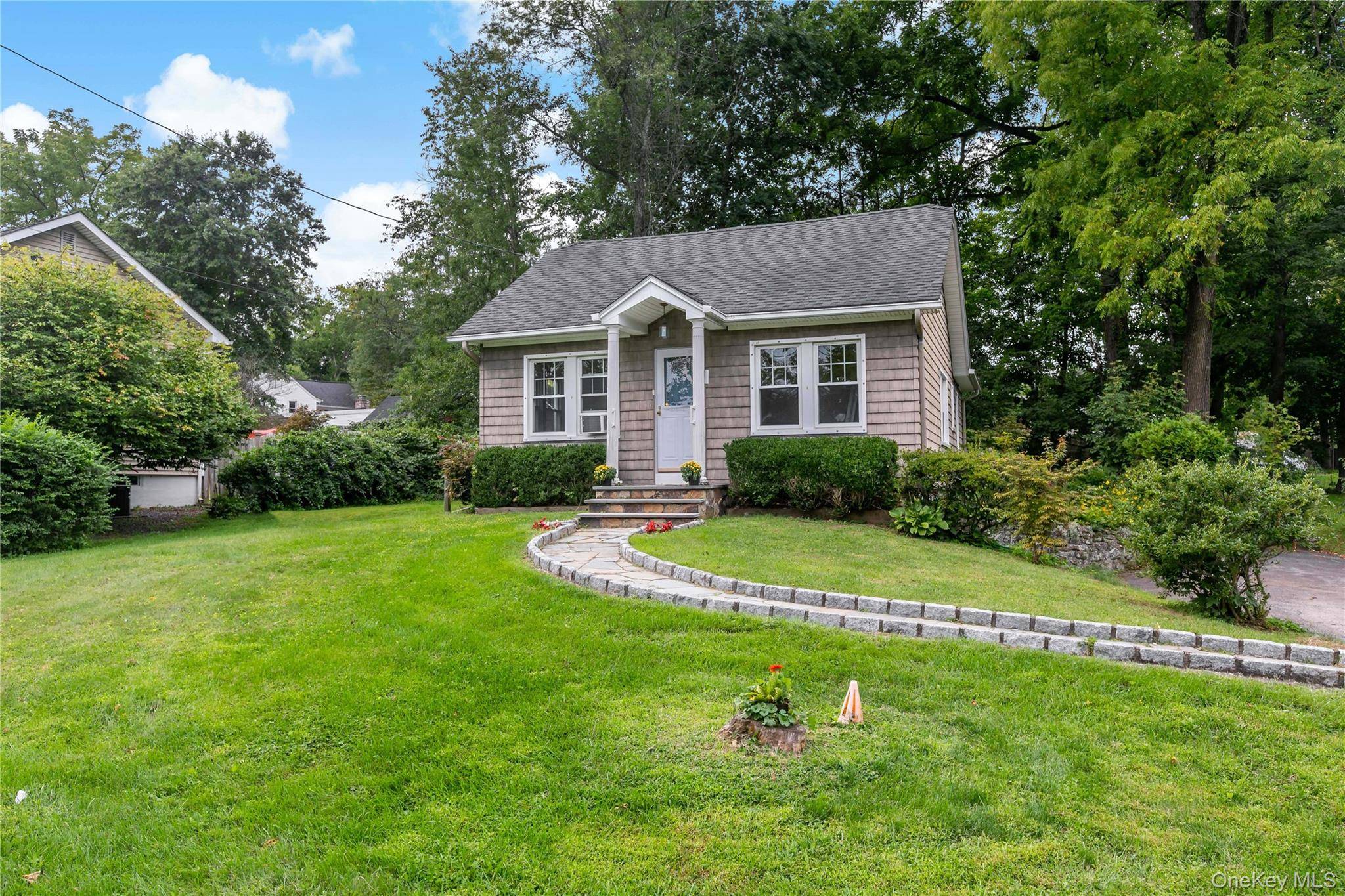 2070 Hamblyn ST, Yorktown Heights, NY 10598