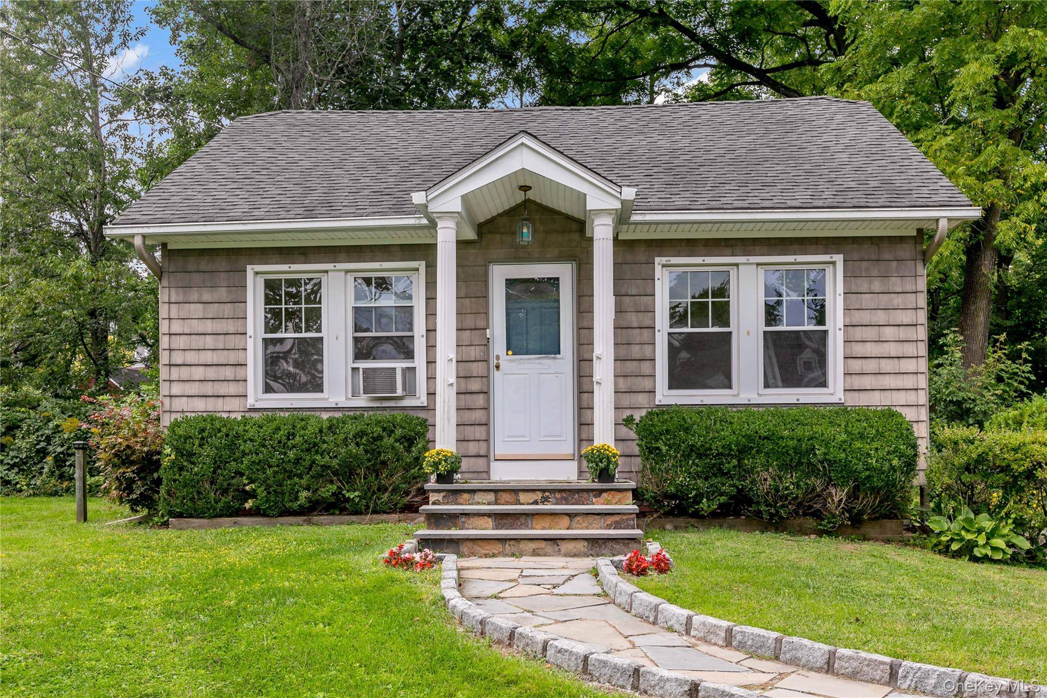 2070 Hamblyn ST, Yorktown Heights, NY 10598