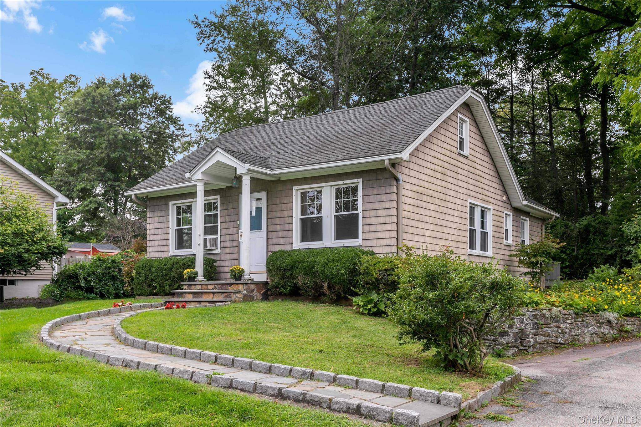 2070 Hamblyn ST, Yorktown Heights, NY 10598