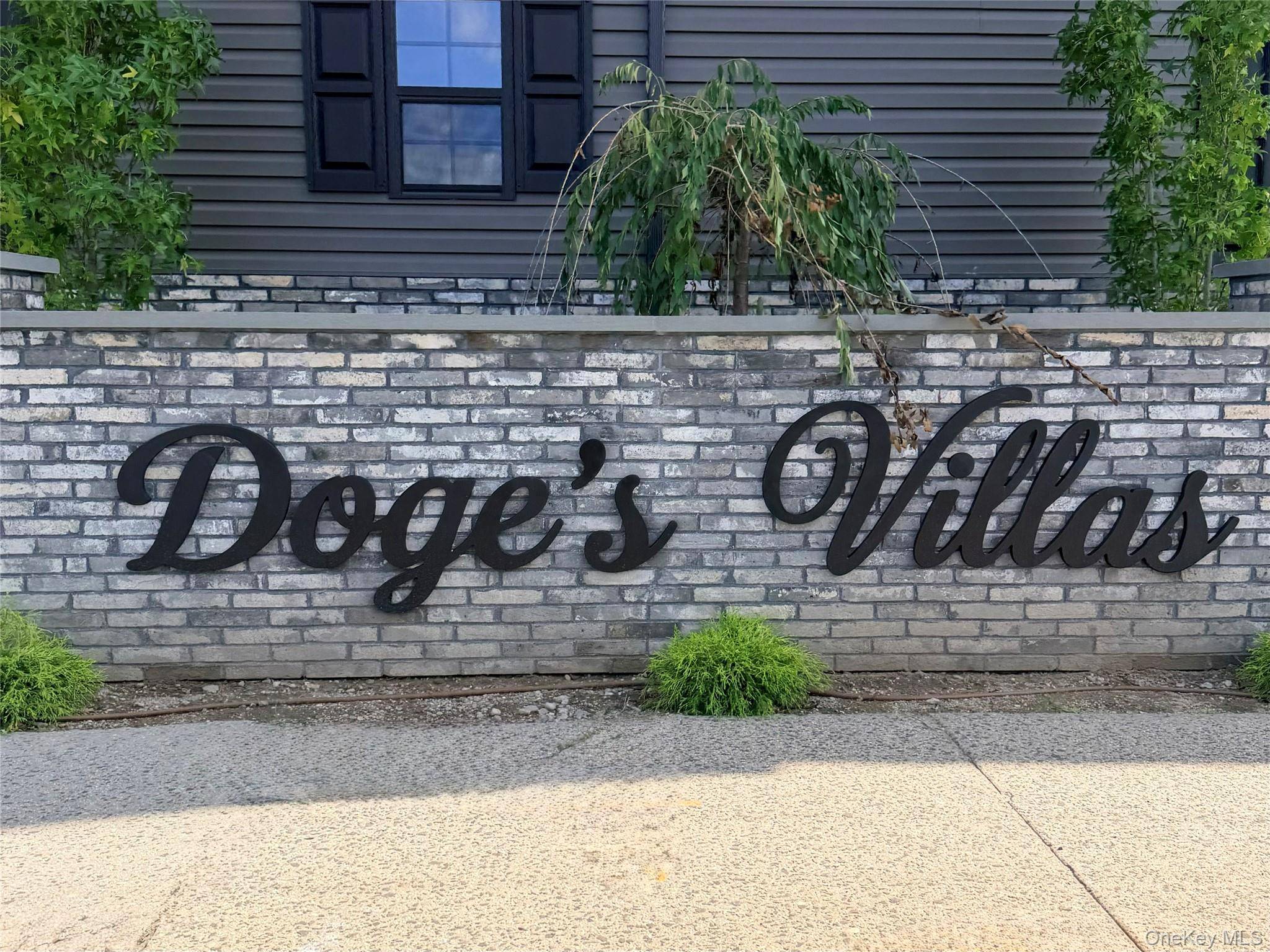 1220 Doges Prom #2B, Copiague, NY 11757