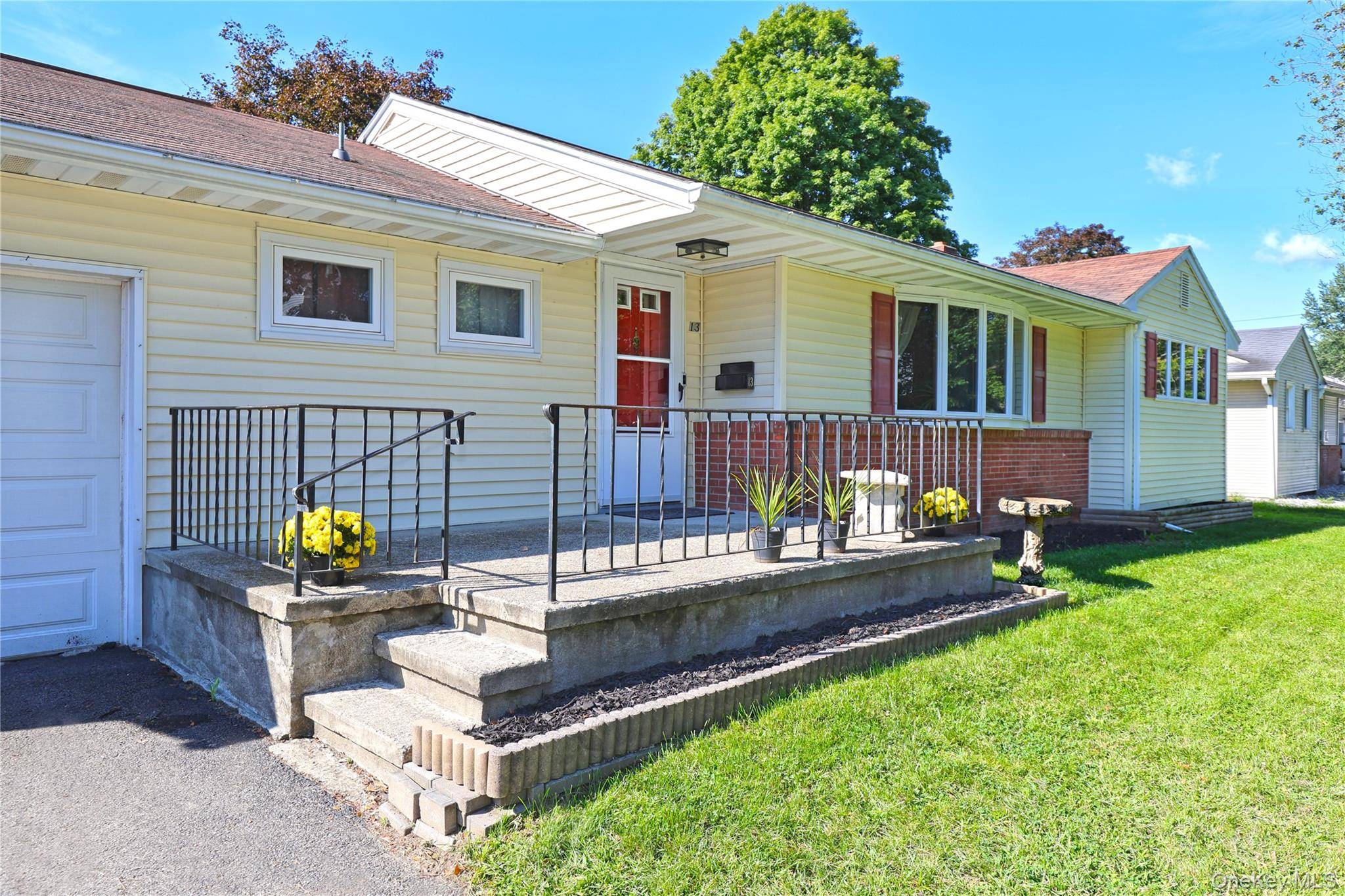 13 Edith AVE, Saugerties, NY 12477