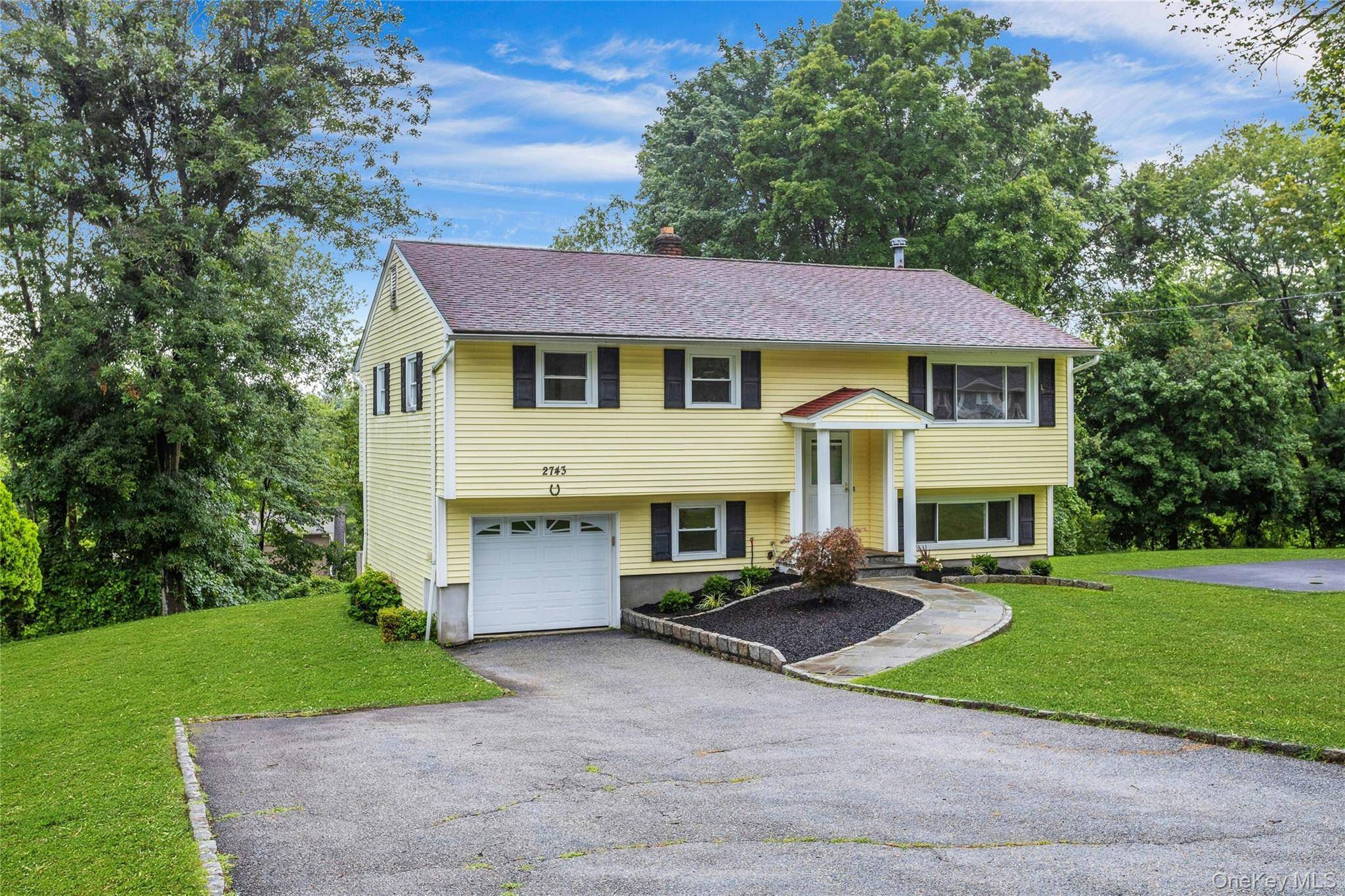 2743 Springhurst ST, Yorktown Heights, NY 10598