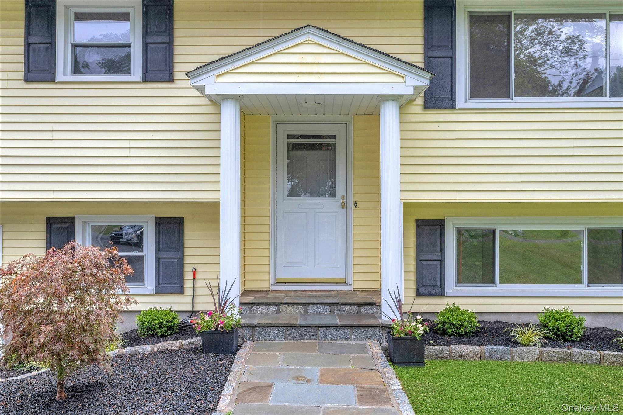 2743 Springhurst ST, Yorktown Heights, NY 10598
