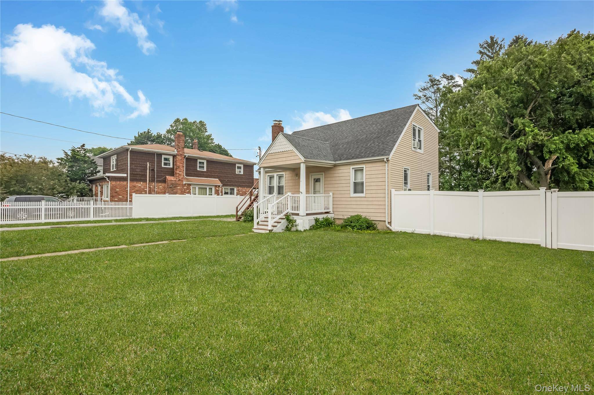 57 Cedar AVE, Farmingdale, NY 11735