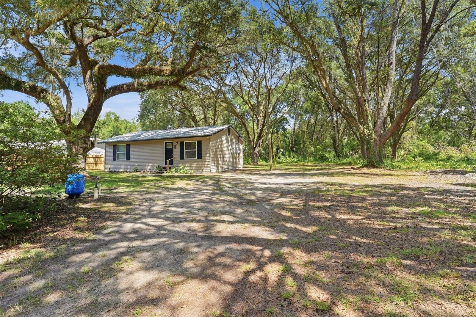 924 MALTAS AVE, Interlachen, FL 32148
