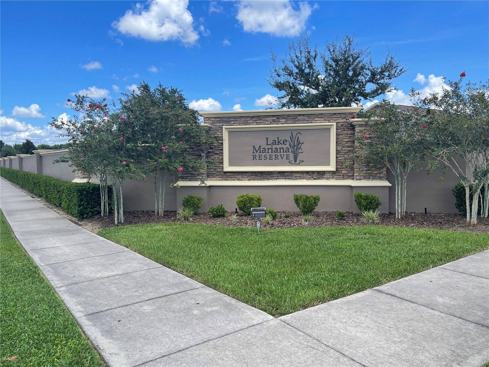 326 LAKE MARIANA WAY, Auburndale, FL 33823