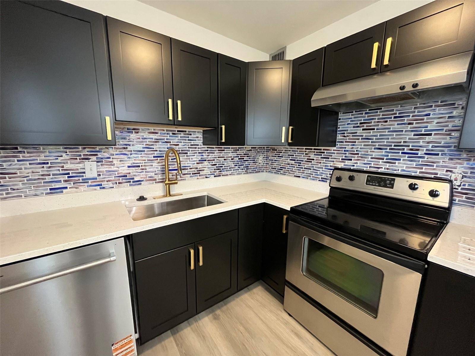 3300 FOX CHASE CIR N #219, Palm Harbor, FL 34683