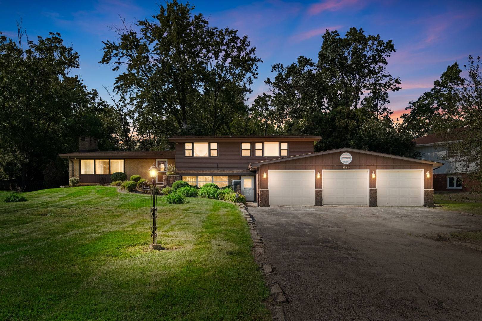 624 Brookwood DR, Olympia Fields, IL 60461