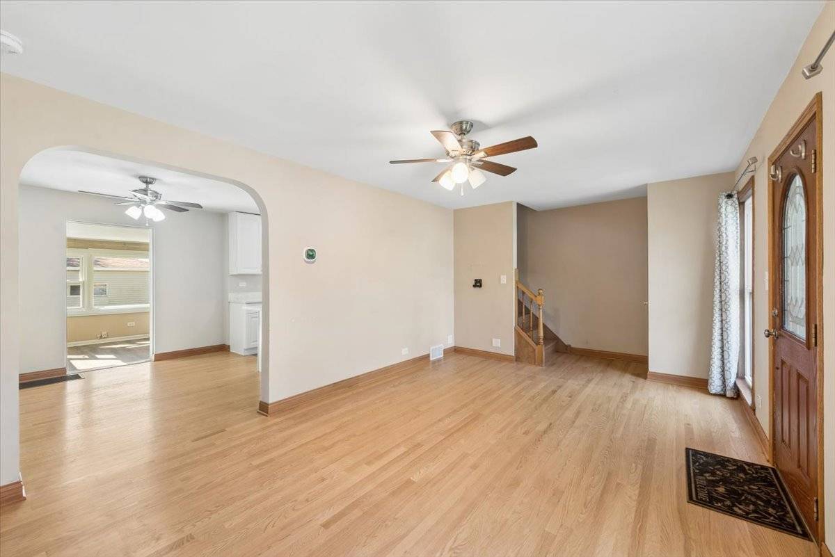2312 Emerson ST, Evanston, IL 60201