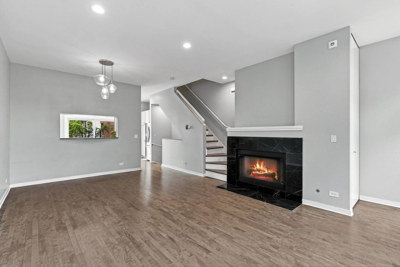 1745 W Wellington AVE, Chicago, IL 60657