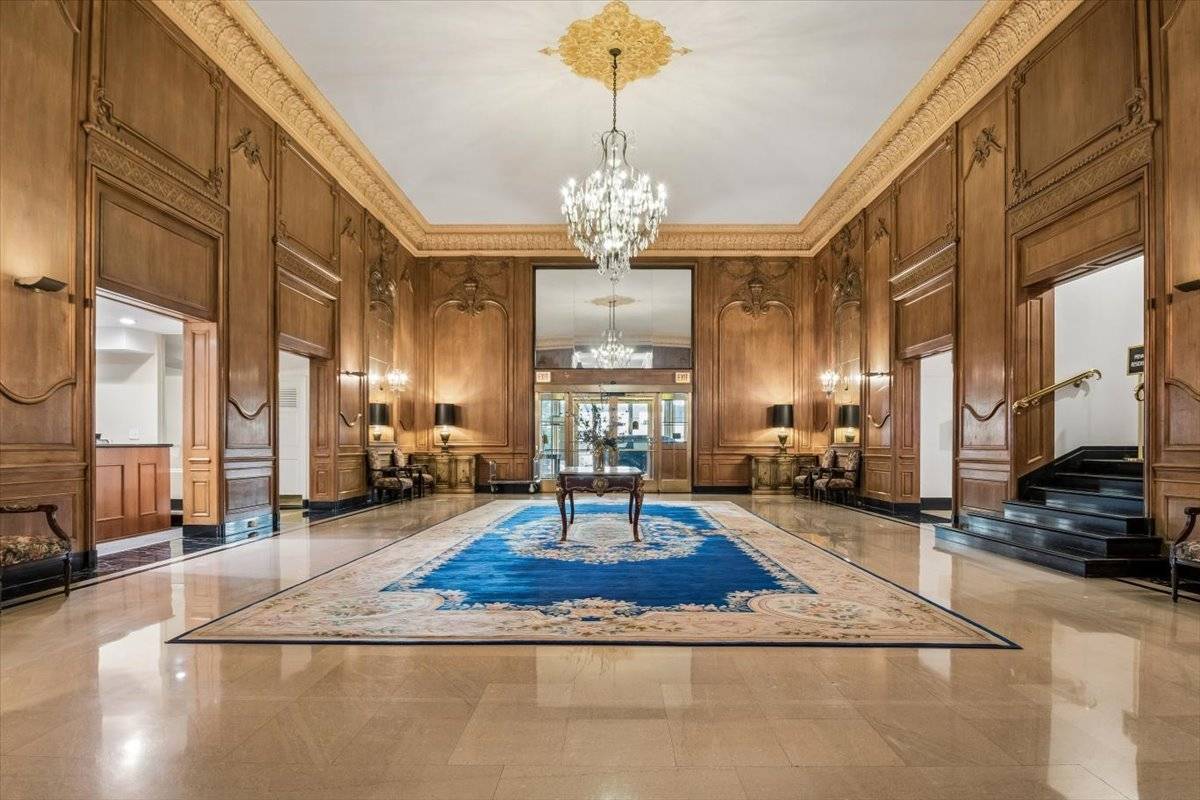 5555 N SHERIDAN RD #1215A, Chicago, IL 60640