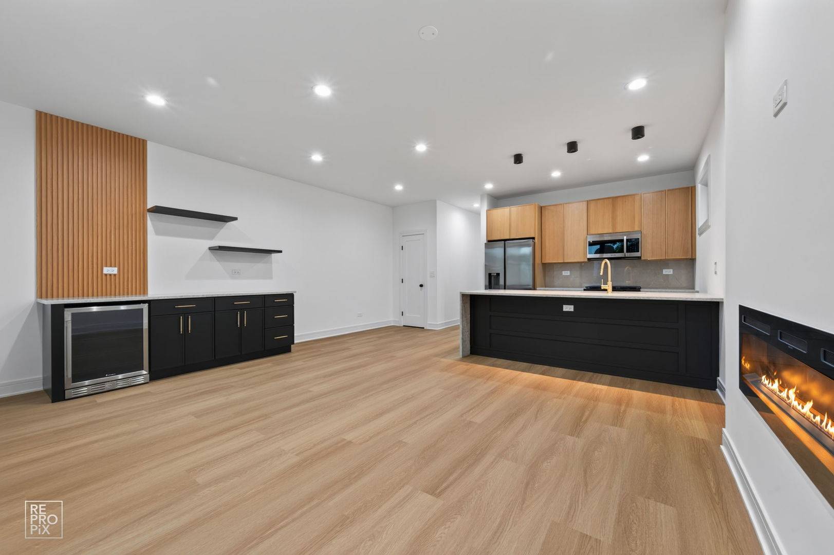 2327 S Homan AVE #3, Chicago, IL 60623