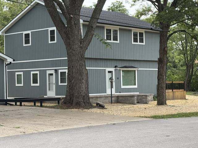 12 N Adams ST, Oswego, IL 60543