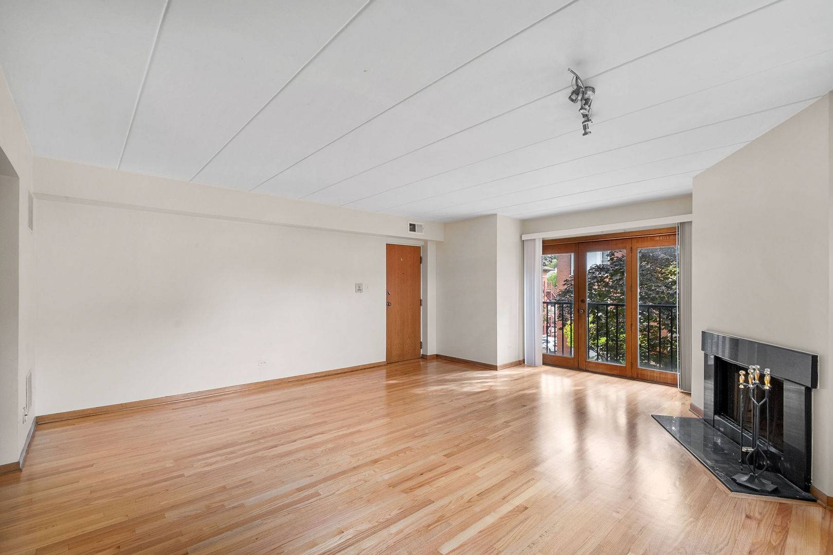812 S Miller ST #2S, Chicago, IL 60607
