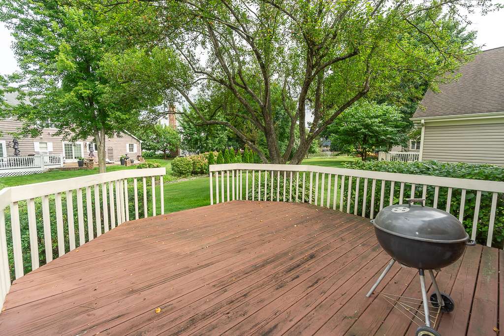 2157 N Lake Shore CIR, Arlington Heights, IL 60004