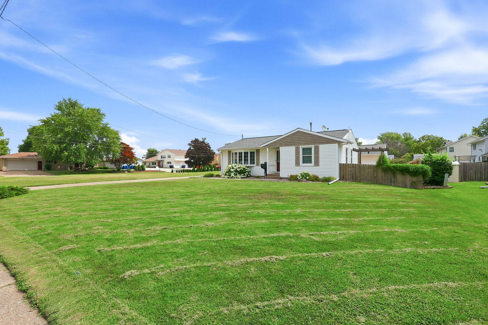 2602 43rd ST, Moline, IL 61265