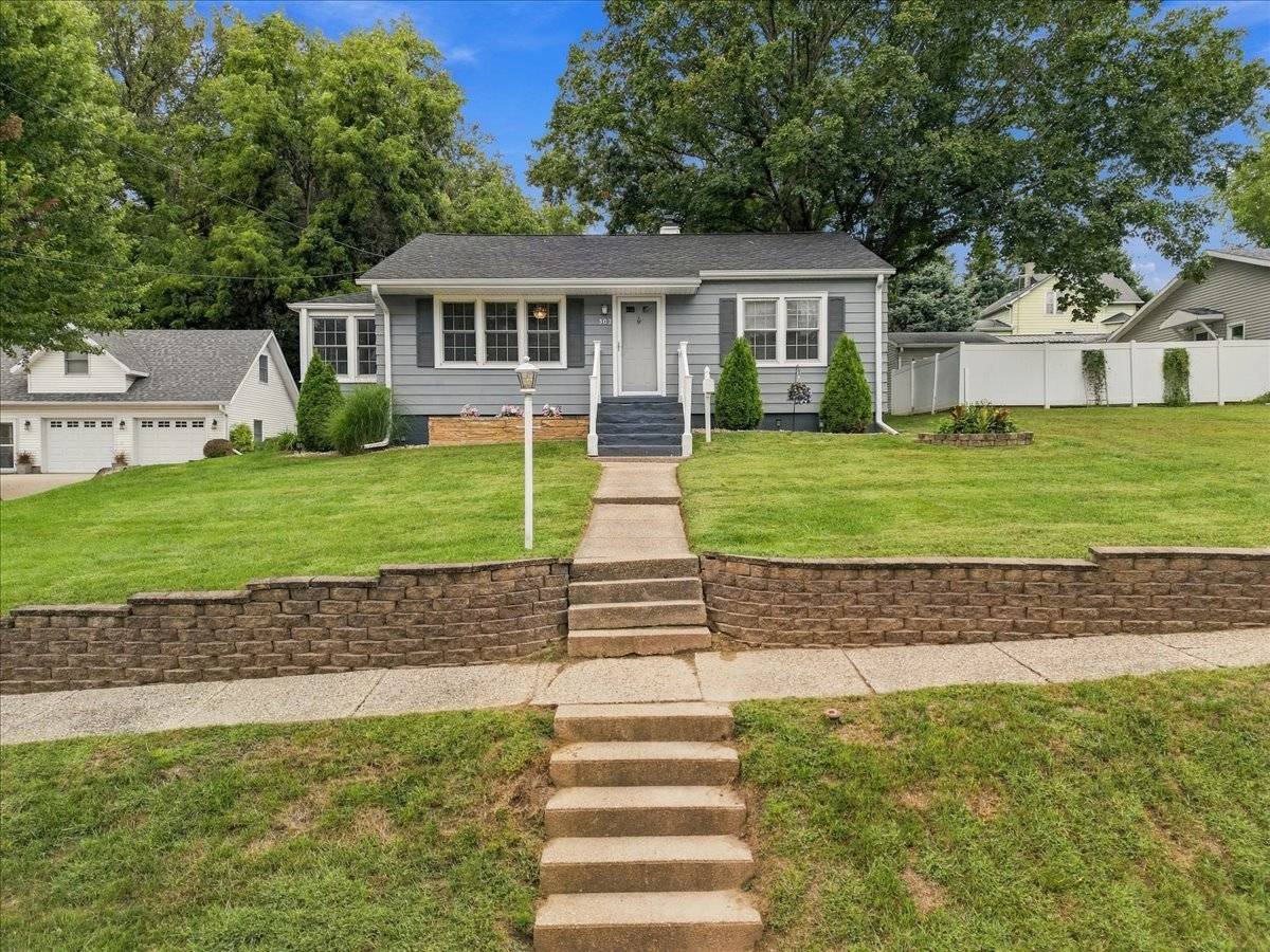 302 Towne ST, Morrison, IL 61270