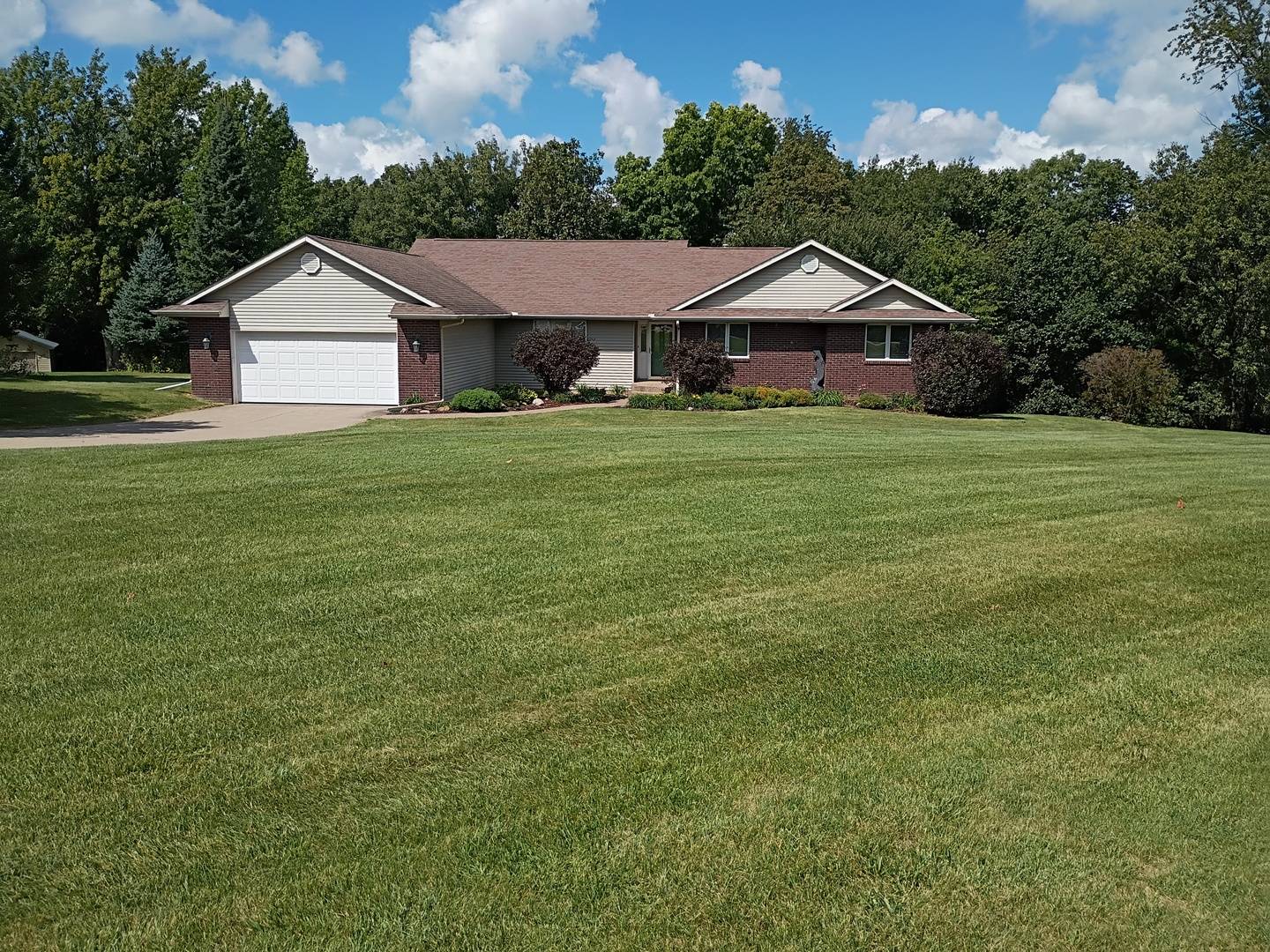 15322 20th Street CT W, Milan, IL 61264