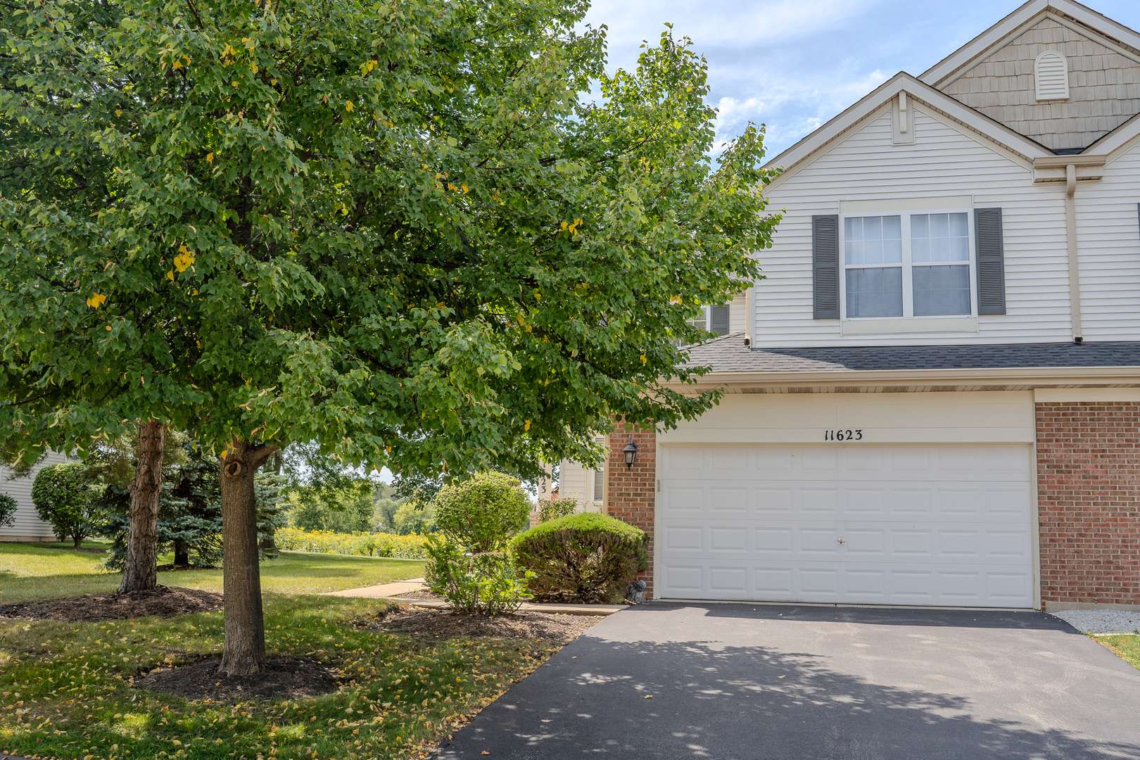 11623 Grand Canyon AVE #D, Huntley, IL 60142