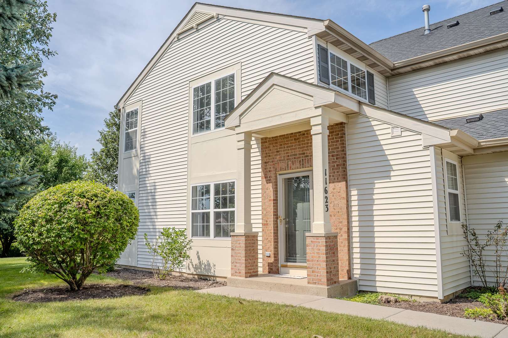 11623 Grand Canyon AVE #D, Huntley, IL 60142