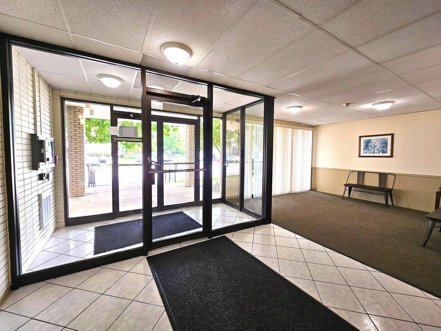 9701 N Dee RD #6M, Niles, IL 60714