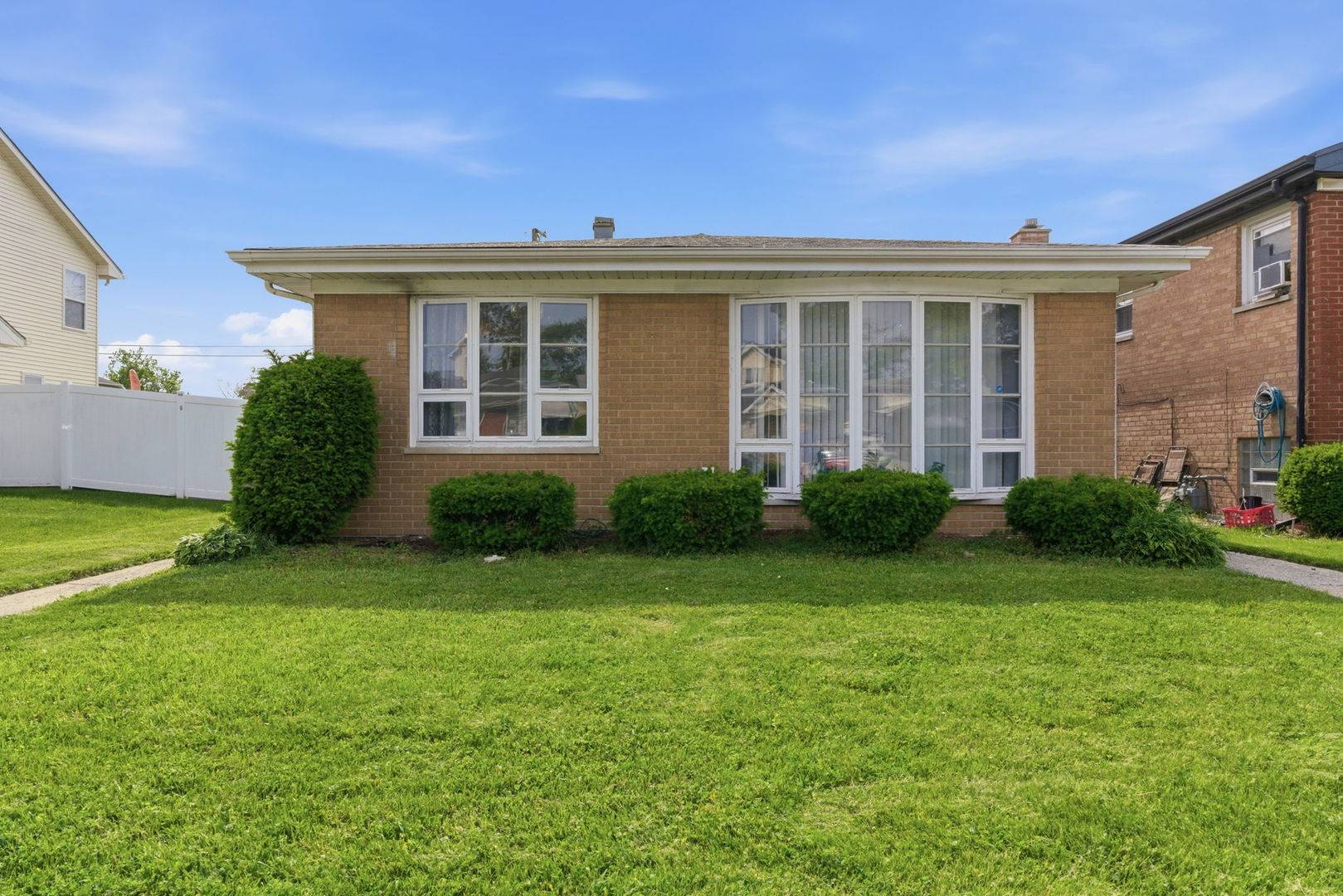 15930 Paulina ST, Harvey, IL 60426