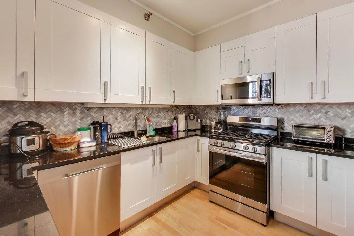 744 N Clark ST #505, Chicago, IL 60654