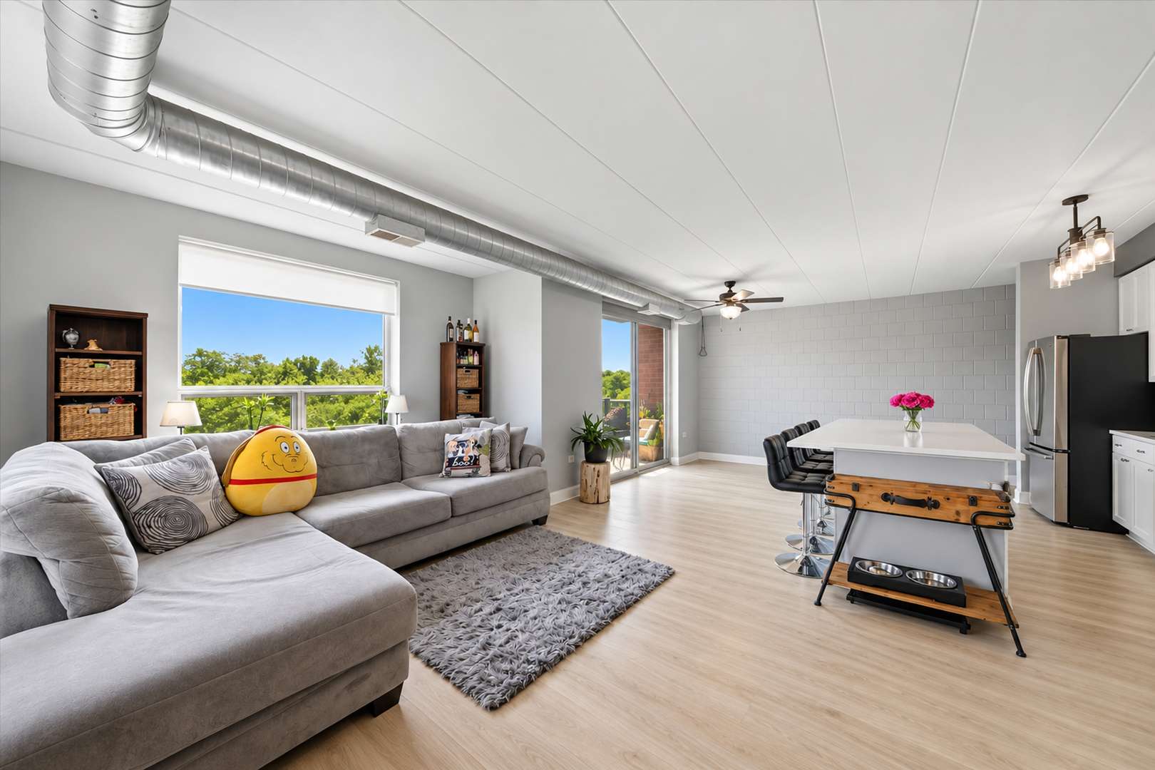 1100 W Montrose AVE #502, Chicago, IL 60613