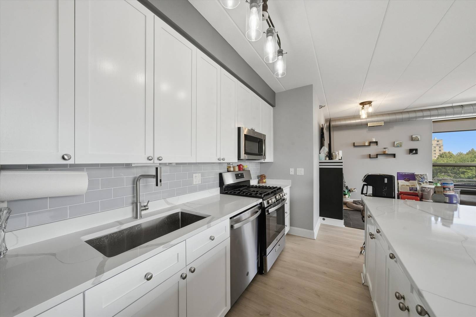1100 W Montrose AVE #502, Chicago, IL 60613