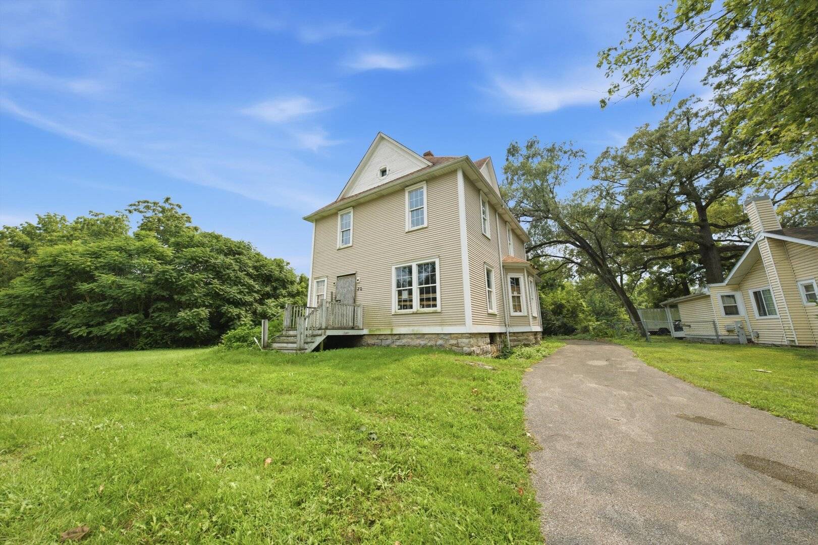 20 E Main ST, Glenwood, IL 60425