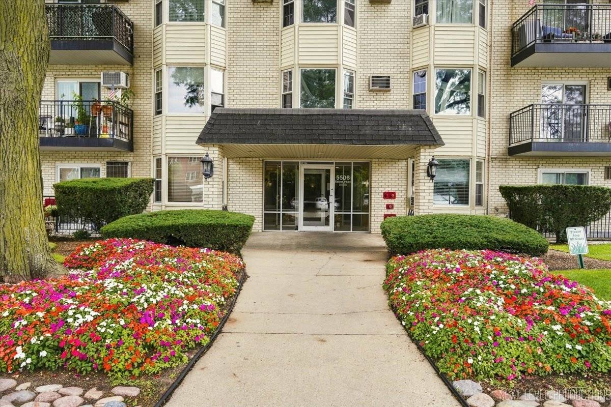 5506 LINCOLN AVE #521, Morton Grove, IL 60053