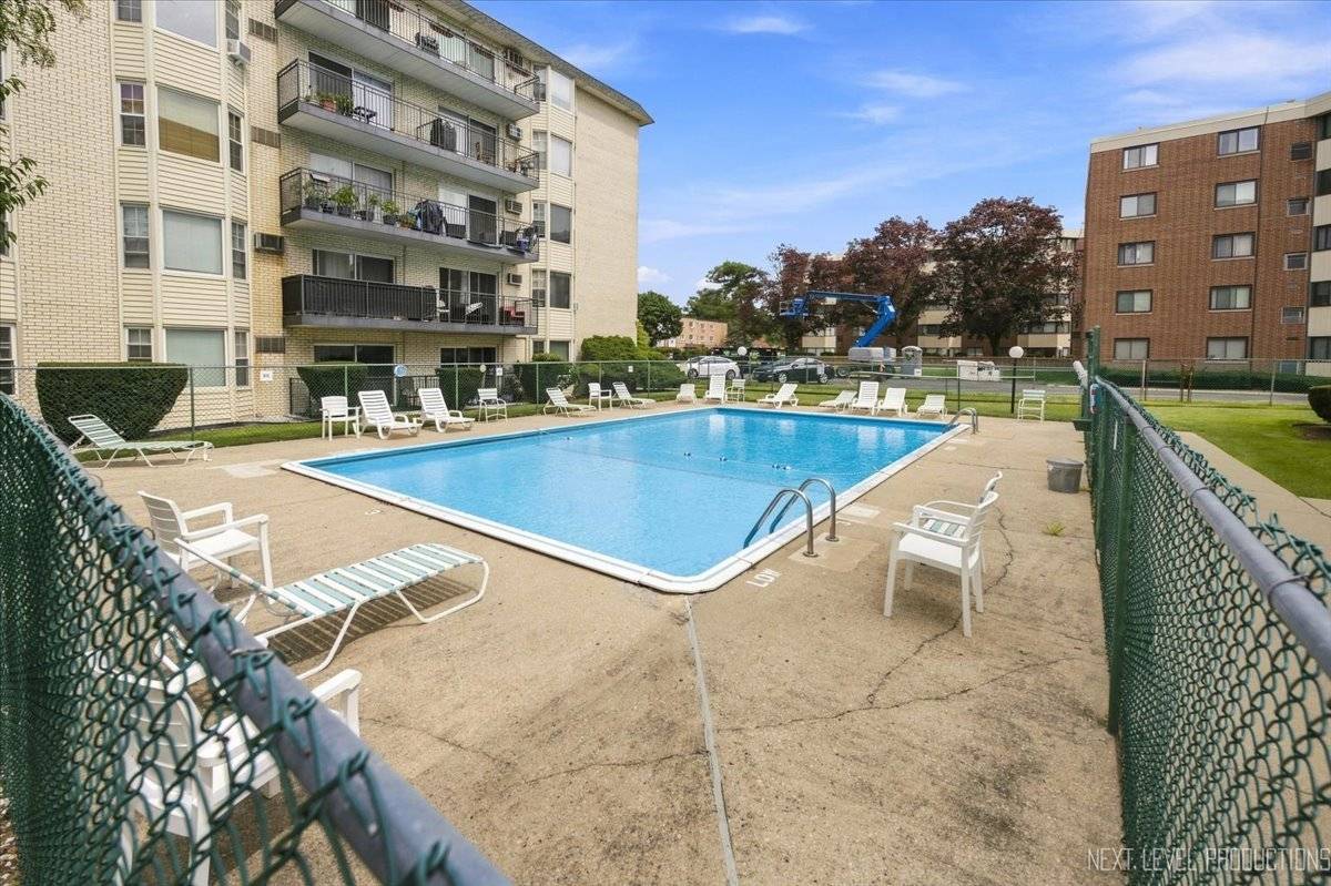 5506 LINCOLN AVE #521, Morton Grove, IL 60053