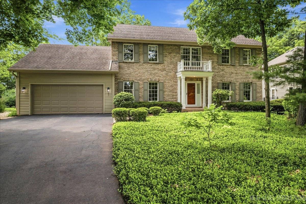 501 Pin Oak CT, St. Charles, IL 60174