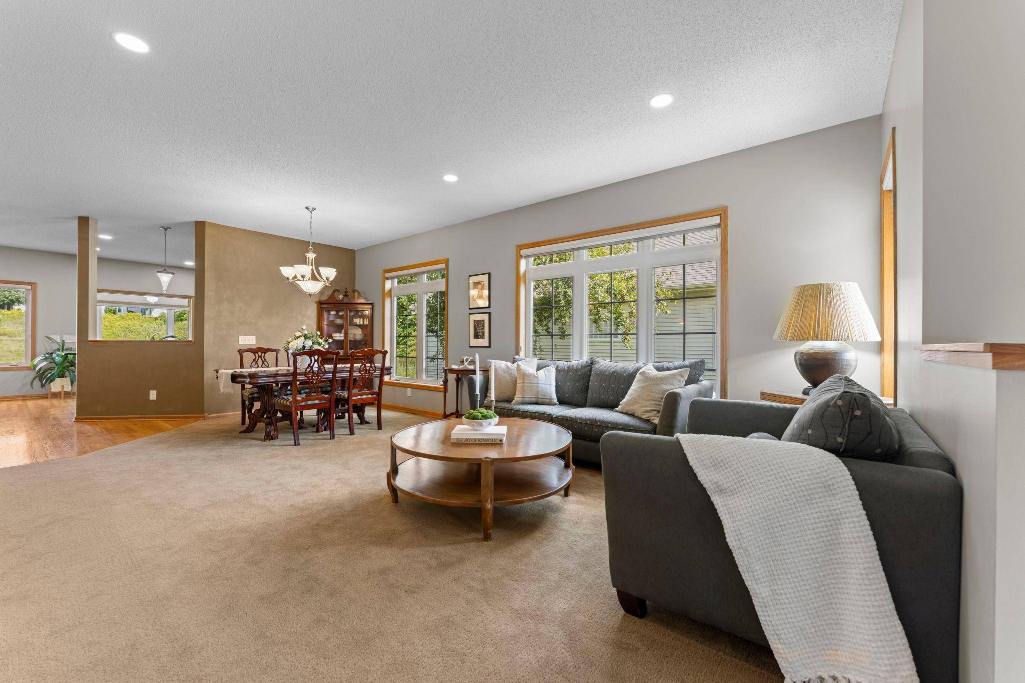19110 Inndale DR, Lakeville, MN 55044