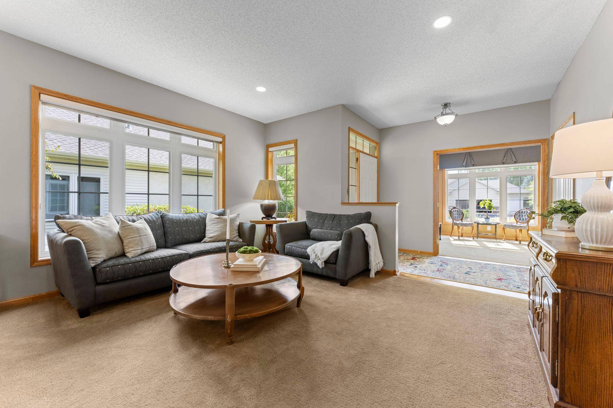 19110 Inndale DR, Lakeville, MN 55044