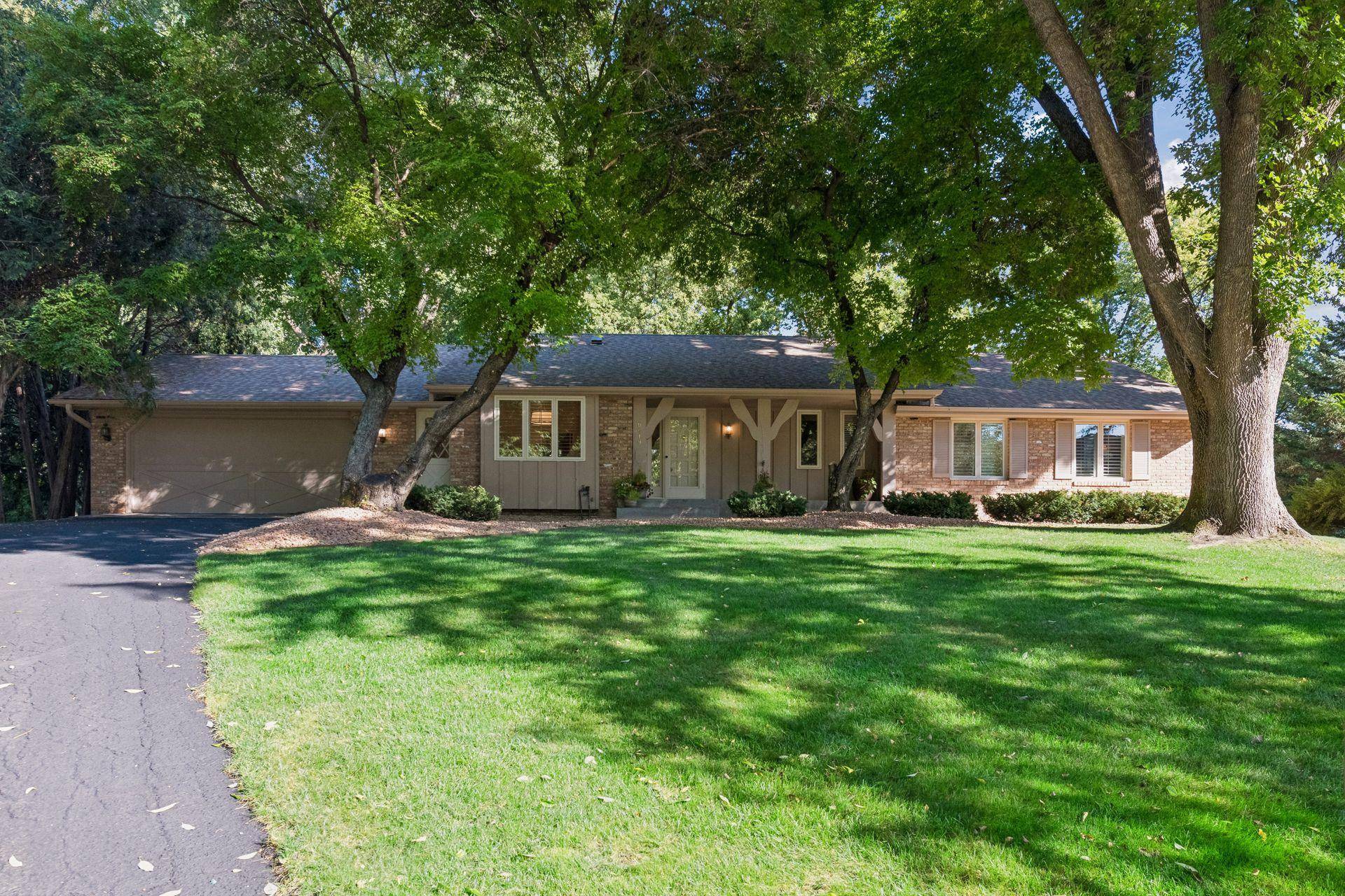 6619 Londonderry DR, Edina, MN 55436