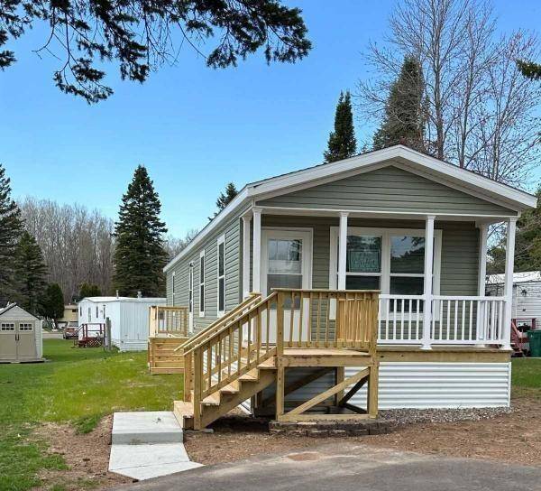 37 Korda DR, Duluth, MN 55808
