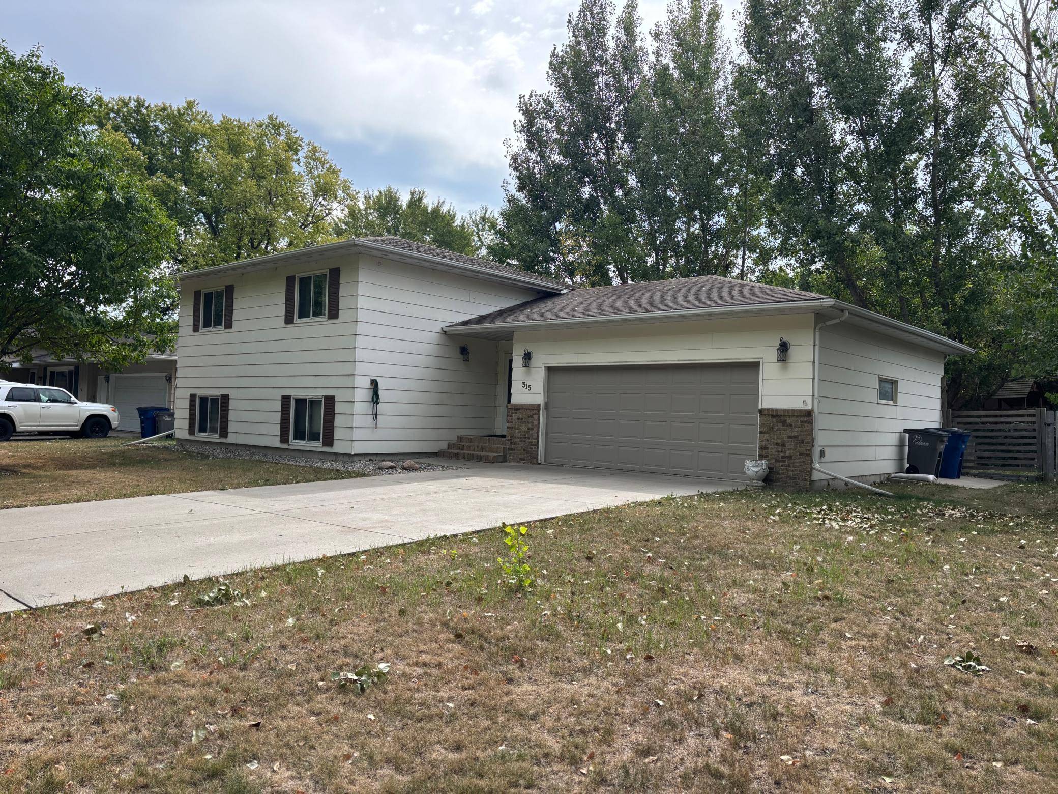 315 Brook AVE, Moorhead, MN 56560