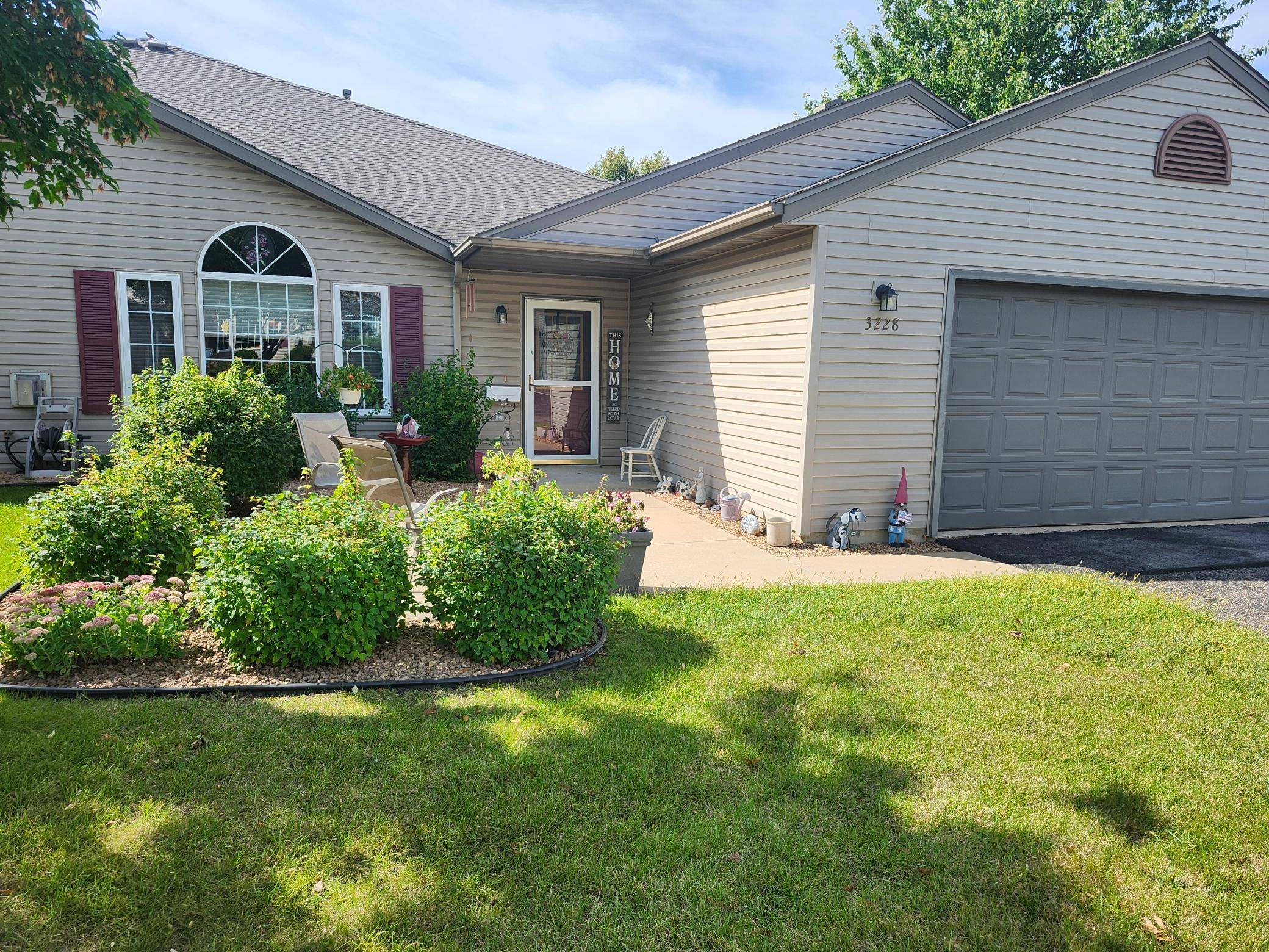 3228 49th ST NW, Rochester, MN 55901