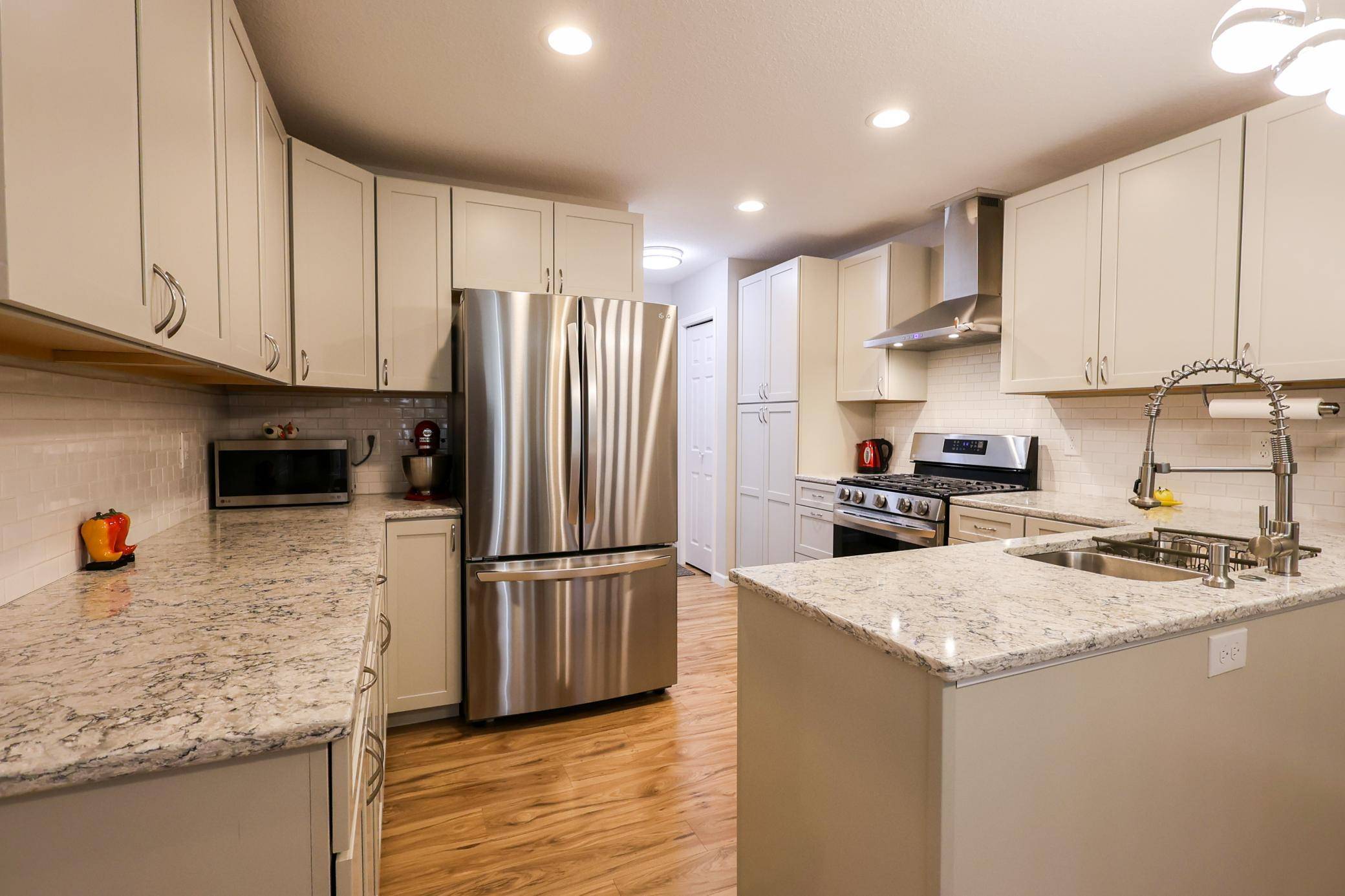 1431 Sumter AVE N, Golden Valley, MN 55427