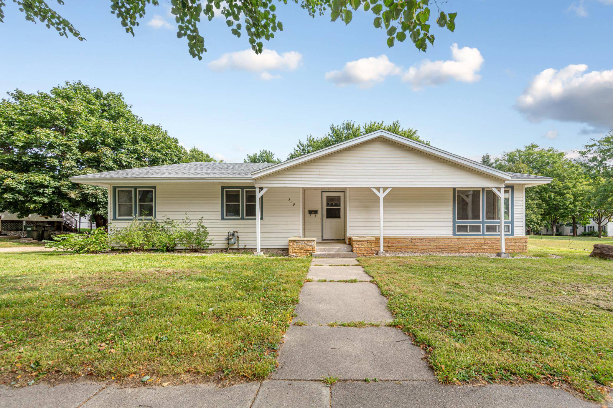 509 College AVE, Saint Peter, MN 56082
